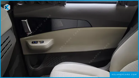 KIA CARNIVAL HEV 9-SEATER HI-LIMOUSINE