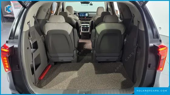 KIA CARNIVAL HEV 9-SEATER HI-LIMOUSINE