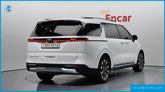 KIA CARNIVAL DIESEL 9-SEATER SIGNATURE