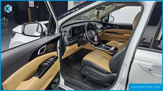 KIA CARNIVAL DIESEL 9-SEATER SIGNATURE