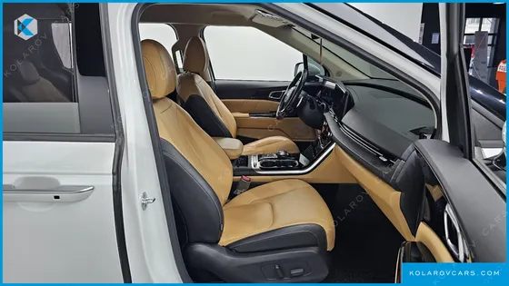 KIA CARNIVAL DIESEL 9-SEATER SIGNATURE