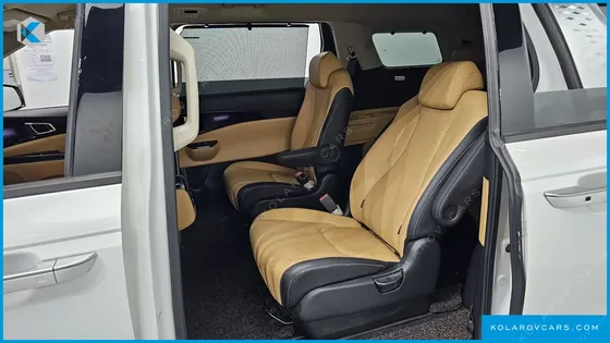KIA CARNIVAL DIESEL 9-SEATER SIGNATURE