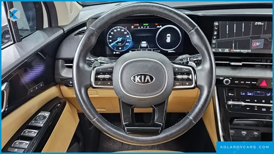 KIA CARNIVAL DIESEL 9-SEATER SIGNATURE
