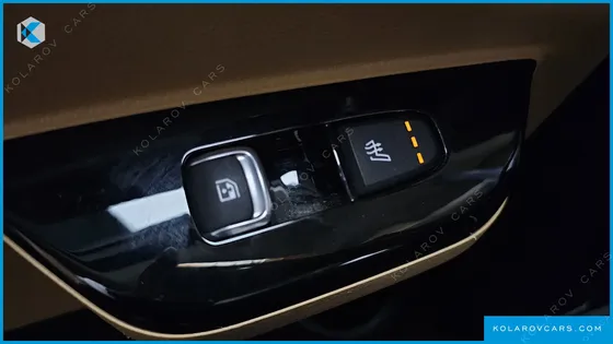 KIA CARNIVAL DIESEL 9-SEATER SIGNATURE