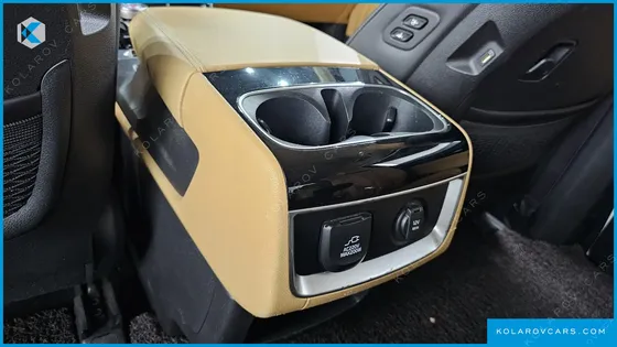 KIA CARNIVAL DIESEL 9-SEATER SIGNATURE