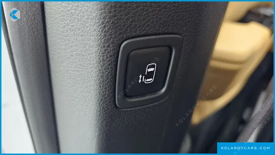 KIA CARNIVAL DIESEL 9-SEATER SIGNATURE