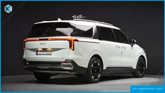 KIA CARNIVAL HEV 9SEATER SIGNATURE