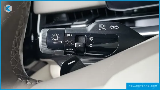 KIA CARNIVAL HEV 9SEATER SIGNATURE