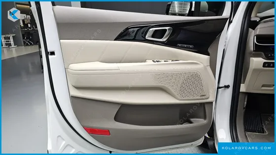 KIA CARNIVAL HEV 9SEATER SIGNATURE
