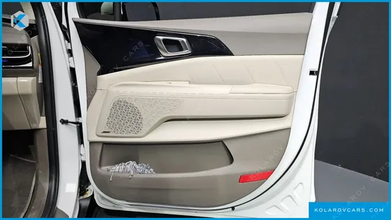 KIA CARNIVAL HEV 9SEATER SIGNATURE