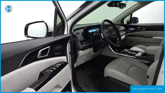 KIA CARNIVAL GASOLINE 7-SEATER SIGNATURE