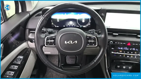 KIA CARNIVAL GASOLINE 7-SEATER SIGNATURE