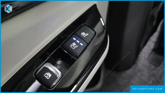 KIA CARNIVAL GASOLINE 7-SEATER SIGNATURE
