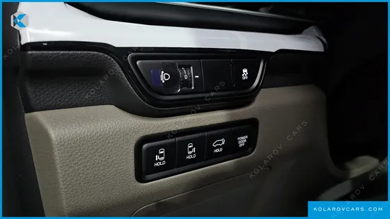 KIA CARNIVAL HEV 9SEATER SIGNATURE