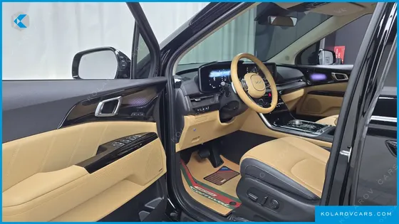 KIA CARNIVAL GASOLINE 9-SEATER SIGNATURE