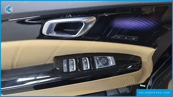 KIA CARNIVAL GASOLINE 9-SEATER SIGNATURE