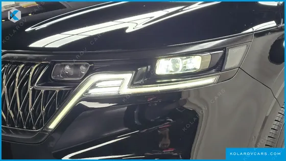 KIA CARNIVAL GASOLINE 9-SEATER SIGNATURE