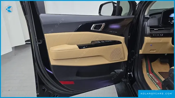 KIA CARNIVAL GASOLINE 9-SEATER SIGNATURE