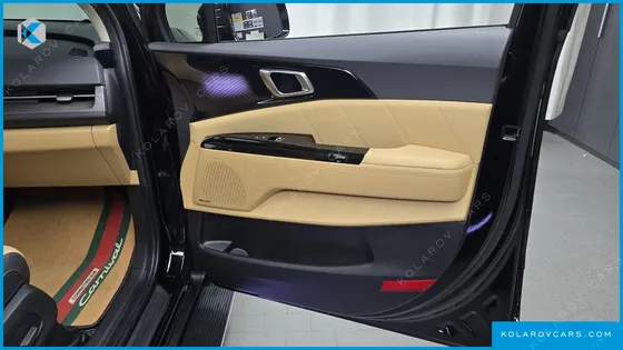 KIA CARNIVAL GASOLINE 9-SEATER SIGNATURE