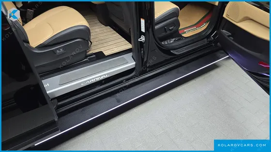 KIA CARNIVAL GASOLINE 9-SEATER SIGNATURE