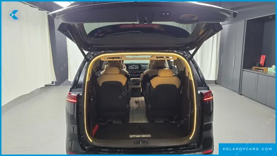 KIA CARNIVAL GASOLINE 9-SEATER SIGNATURE