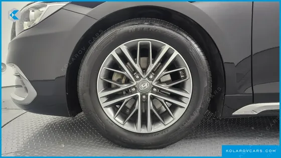 HYUNDAI GRANDEUR 2.4 MODERN BASIC (RENTAL CAR)