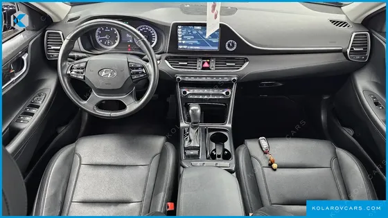HYUNDAI GRANDEUR 2.4 MODERN BASIC (RENTAL CAR)