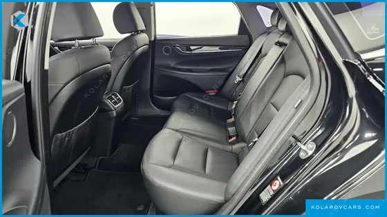 HYUNDAI GRANDEUR 2.4 MODERN BASIC (RENTAL CAR)