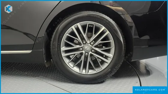 HYUNDAI GRANDEUR 2.4 MODERN BASIC (RENTAL CAR)