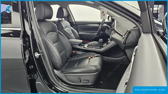 HYUNDAI GRANDEUR 2.4 MODERN BASIC (RENTAL CAR)
