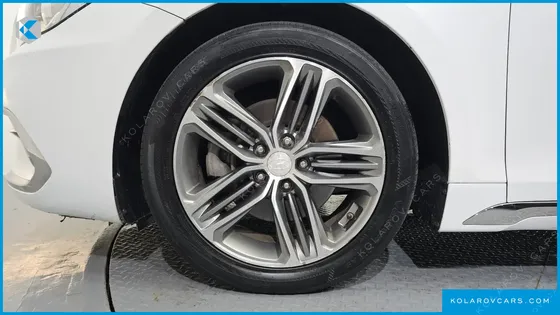 HYUNDAI GRANDEUR 3.0 MODREN BASIC (RENTAL CAR)