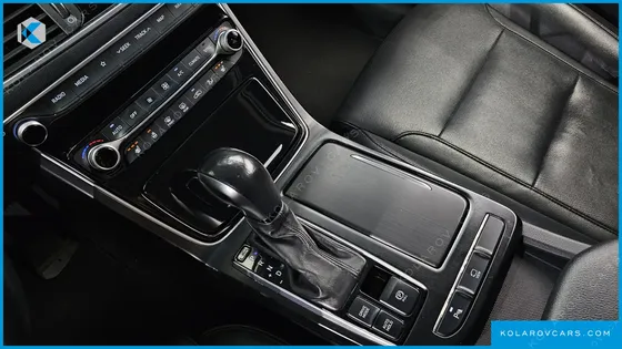HYUNDAI GRANDEUR 3.0 MODREN BASIC (RENTAL CAR)