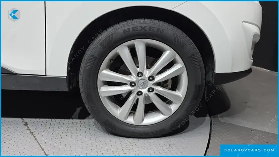 HYUNDAI TUCSON DIESEL 2WD LX20