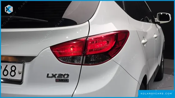 HYUNDAI TUCSON DIESEL 2WD LX20