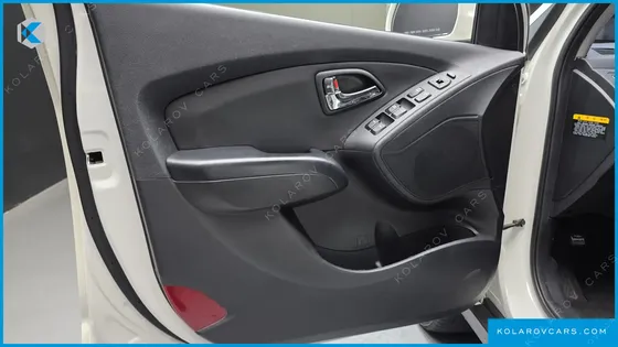 HYUNDAI TUCSON DIESEL 2WD LX20