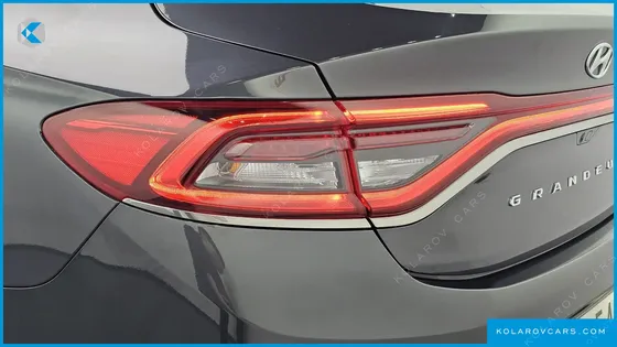 HYUNDAI GRANDEUR 2.4 PREMIUM
