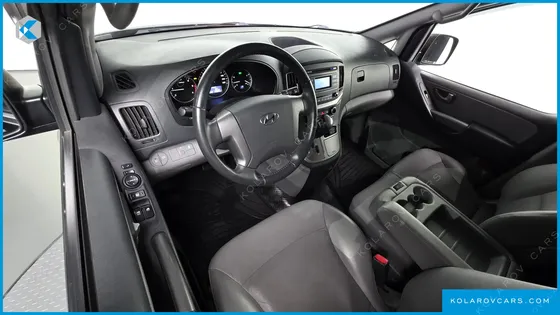 HYUNDAI STAREX VAN 3-SEATER