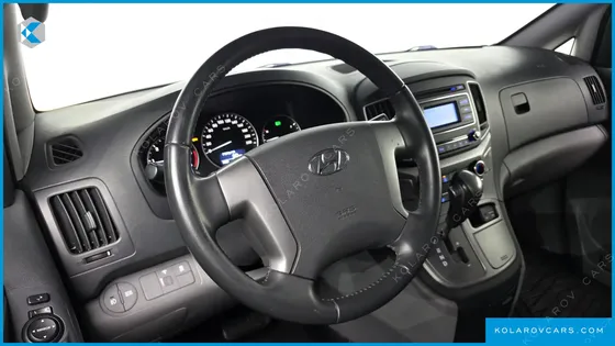 HYUNDAI STAREX VAN 3-SEATER