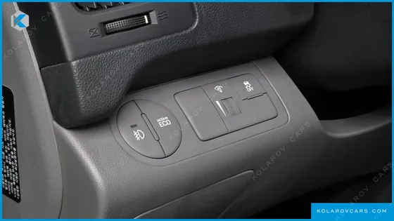 HYUNDAI STAREX VAN 3-SEATER