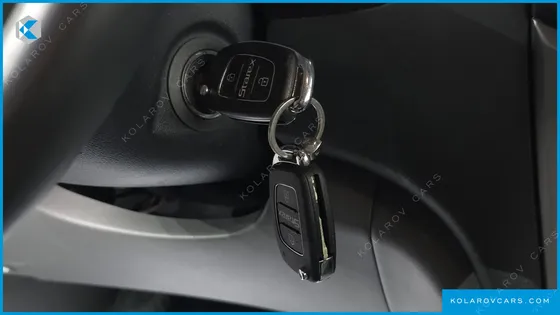 HYUNDAI STAREX VAN 3-SEATER