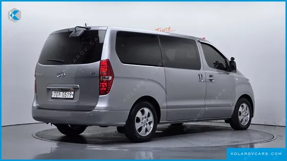HYUNDAI STAREX WAGON 12-SEATER