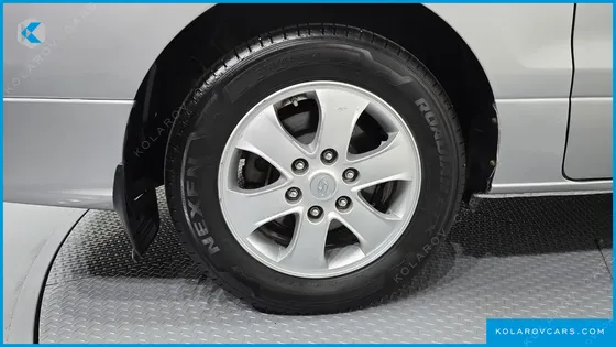 HYUNDAI STAREX WAGON 12-SEATER