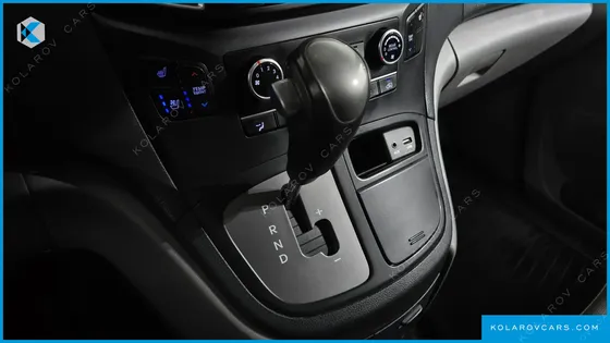 HYUNDAI STAREX WAGON 12-SEATER