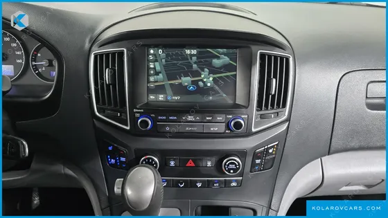 HYUNDAI STAREX WAGON 12-SEATER