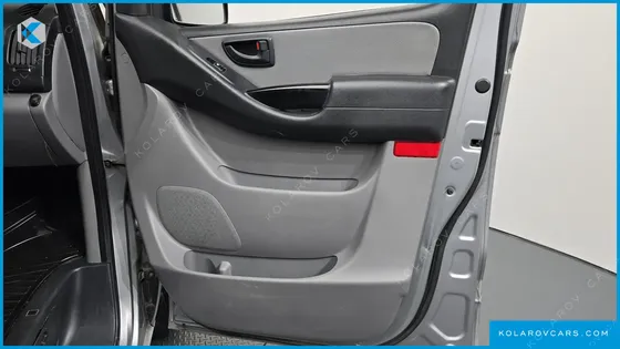HYUNDAI STAREX WAGON 12-SEATER