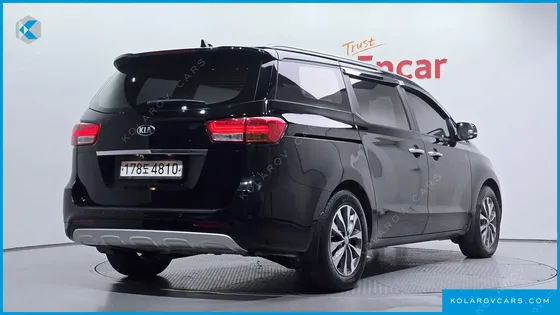 KIA CARNIVAL 9-SEATER LUXURY
