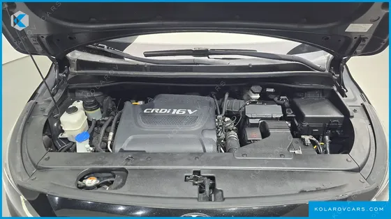KIA CARNIVAL 9-SEATER LUXURY