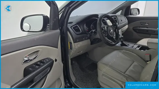 KIA CARNIVAL 9-SEATER LUXURY