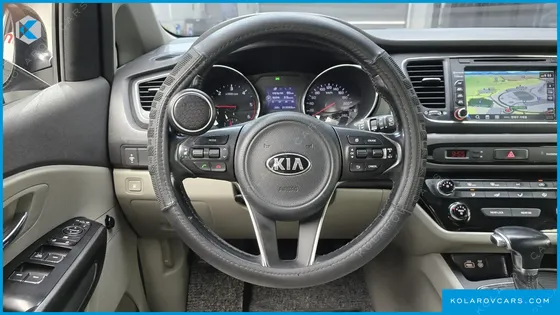 KIA CARNIVAL 9-SEATER LUXURY