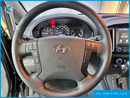 HYUNDAI STAREX WAGON 12-SEATER
